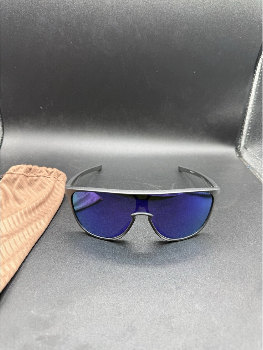Oakley Trillbe Steel/Violet Iridium Lenses OO9318-04